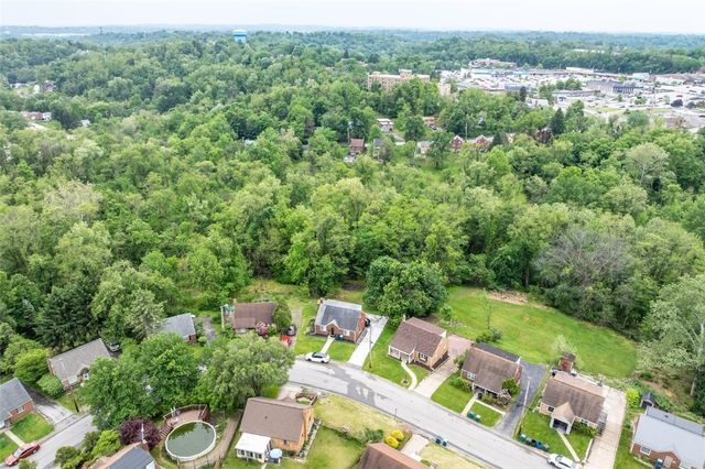 136 Harvard Dr, Penn Hills, PA 15235