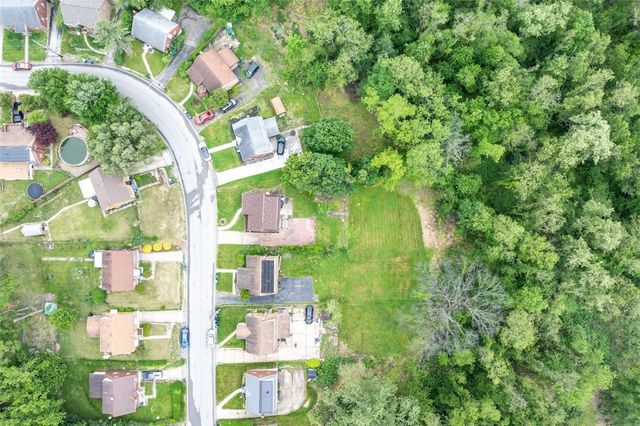 136 Harvard Dr, Penn Hills, PA 15235