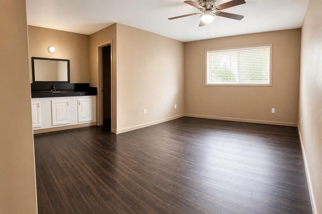 5164 County Road 181, Alvin, TX 77511