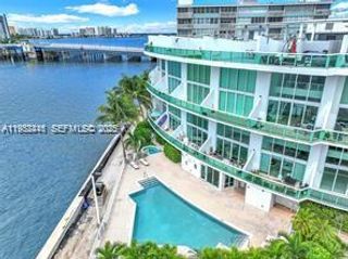 2000 Bay Dr 204, Miami Beach, FL 33141