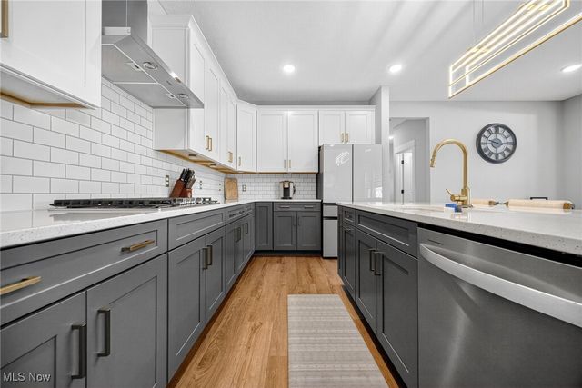 8960 Leatherleaf Drive, Columbia Station, OH 44028