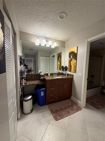 21217 Lago Circle 6-J, Boca Raton, FL 33433