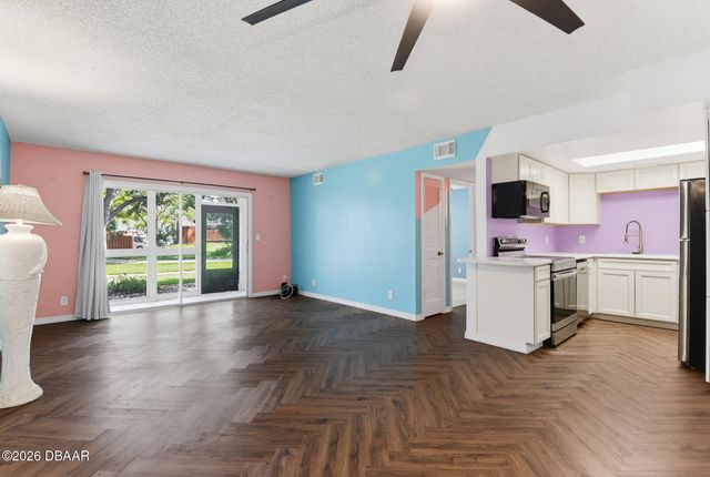 3800 Saxon Dr Apt 1A, New Smyrna Beach, FL 32169