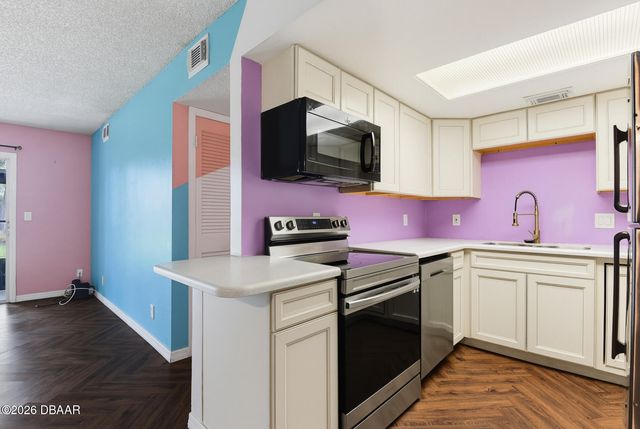 3800 Saxon Dr Apt 1A, New Smyrna Beach, FL 32169