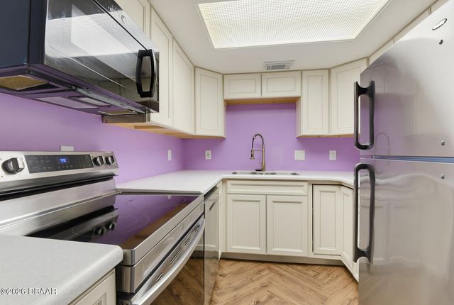 3800 Saxon Dr Apt 1A, New Smyrna Beach, FL 32169