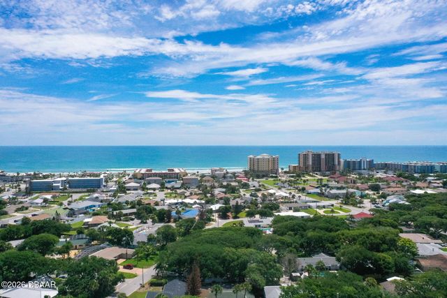 3800 Saxon Dr Apt 1A, New Smyrna Beach, FL 32169