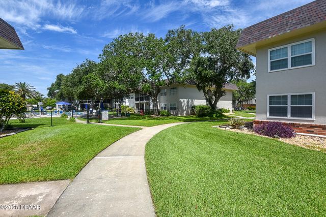 3800 Saxon Dr Apt 1A, New Smyrna Beach, FL 32169