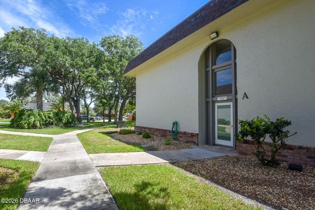 3800 Saxon Dr Apt 1A, New Smyrna Beach, FL 32169