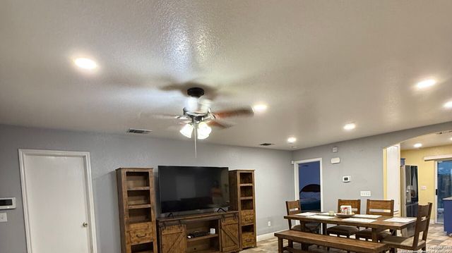 3431 W Calico Corner, San Antonio, TX 78245