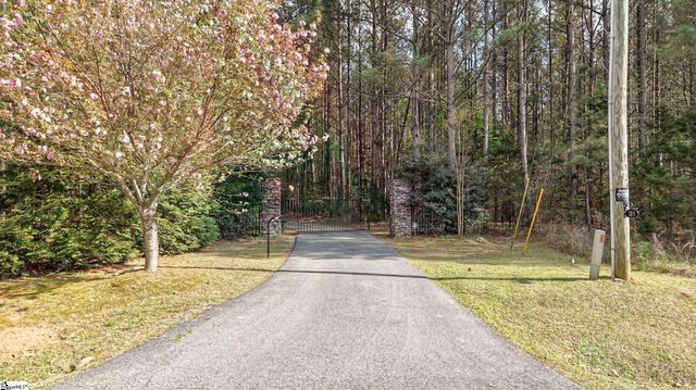 105 Greenville Church Road, Donalds, SC 29638