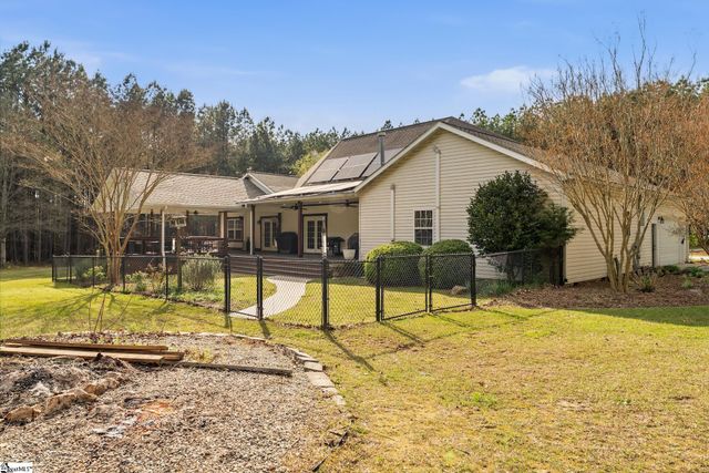 105 Greenville Church Road, Donalds, SC 29638