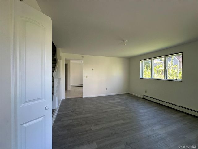 7 Maiden Lane, Ellenville, NY 12428