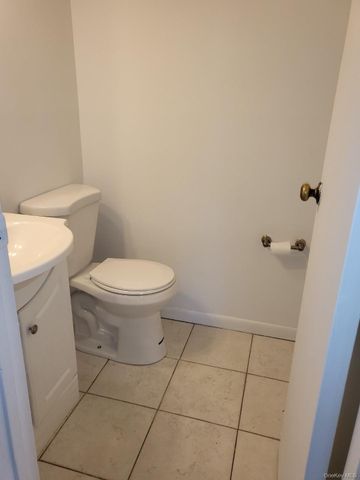 7 Maiden Lane, Ellenville, NY 12428