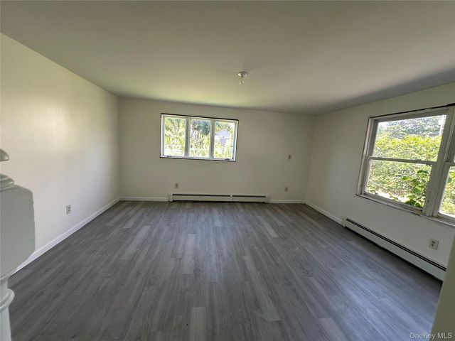 7 Maiden Lane, Ellenville, NY 12428