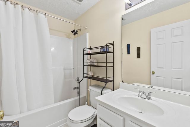 646 Hawthorn Lane, Grayson, GA 30017