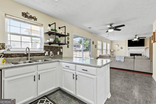 646 Hawthorn Lane, Grayson, GA 30017