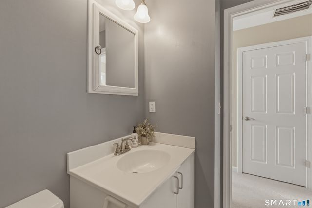 40 Oenoke Place APT 13, Stamford, CT 06907