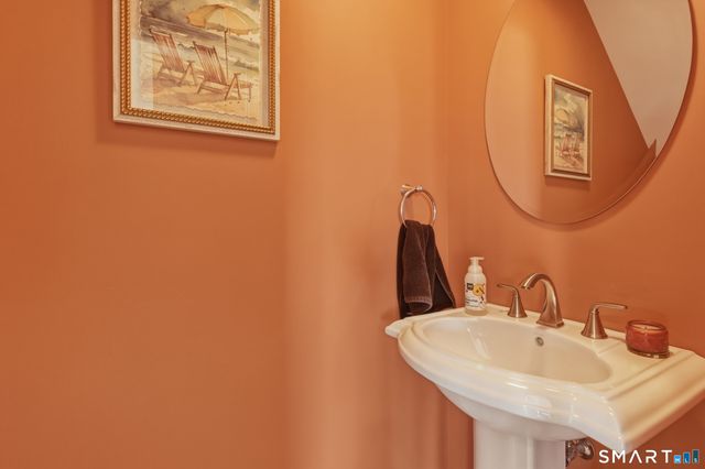 40 Oenoke Place APT 13, Stamford, CT 06907