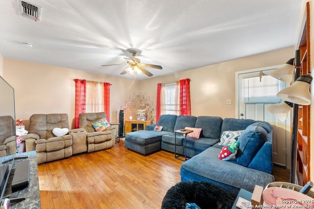 1226 Aaron Pl, San Antonio, TX 78221