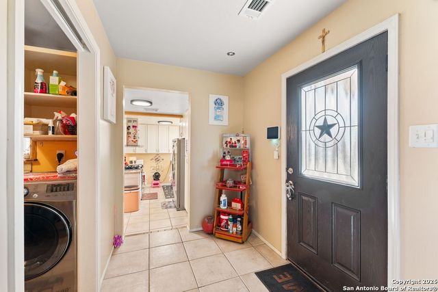 1226 Aaron Pl, San Antonio, TX 78221