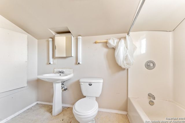 1226 Aaron Pl, San Antonio, TX 78221