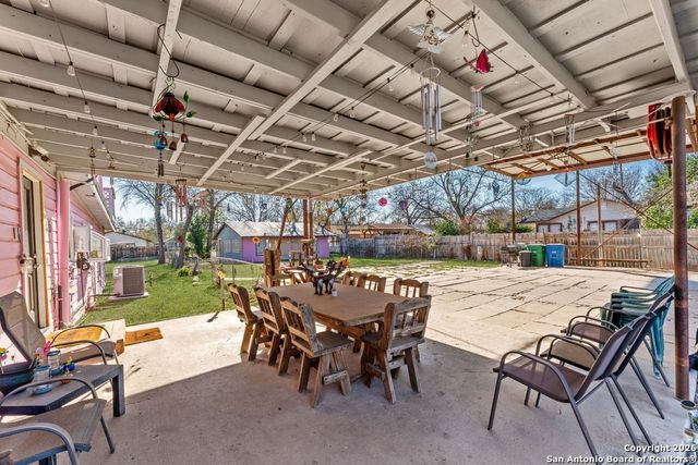 1226 Aaron Pl, San Antonio, TX 78221