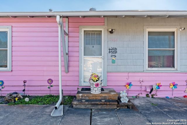 1226 Aaron Pl, San Antonio, TX 78221