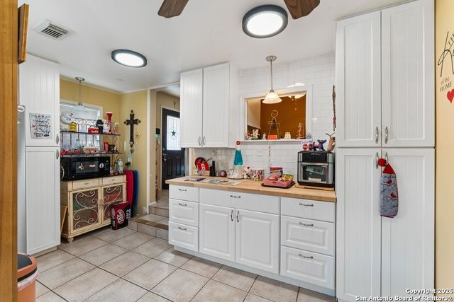 1226 Aaron Pl, San Antonio, TX 78221