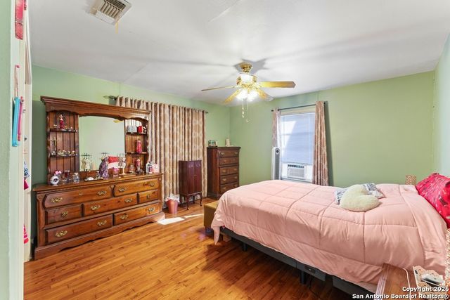 1226 Aaron Pl, San Antonio, TX 78221