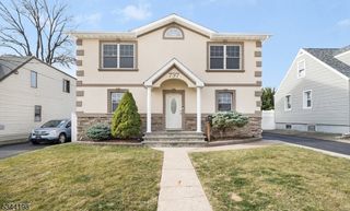 737 Ercama St, Linden City, NJ 07036