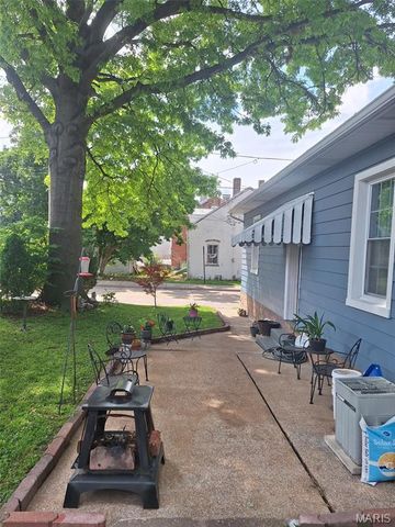 203 S Metter Avenue, Columbia, IL 62236