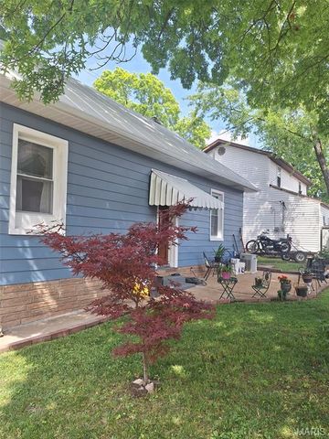 203 S Metter Avenue, Columbia, IL 62236