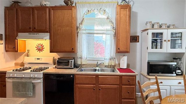 203 S Metter Avenue, Columbia, IL 62236