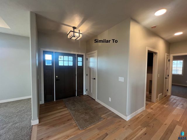 2801 S Maplewood Ave Avenue, Sioux Falls, SD 57110