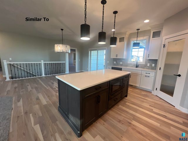 2801 S Maplewood Ave Avenue, Sioux Falls, SD 57110