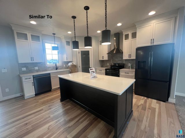 2801 S Maplewood Ave Avenue, Sioux Falls, SD 57110