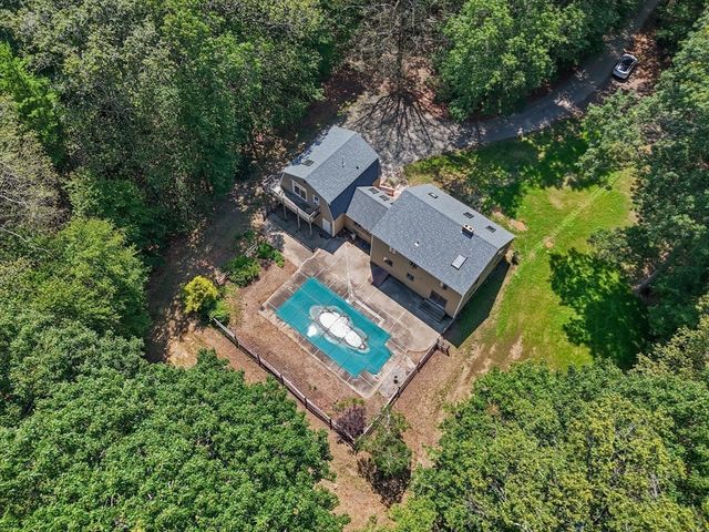 12 Baker Rd, Salisbury, MA 01952