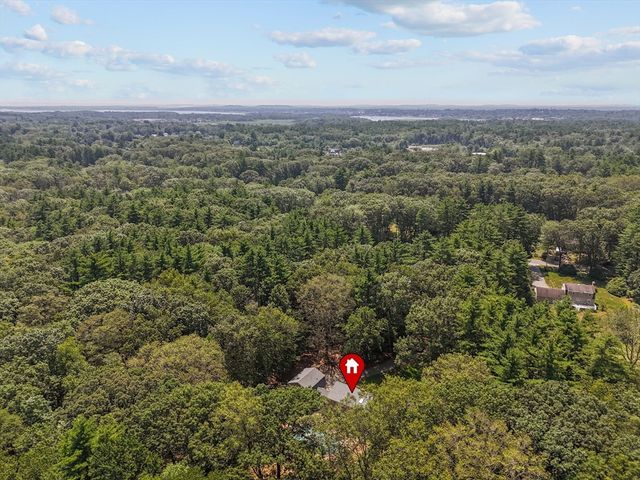 12 Baker Rd, Salisbury, MA 01952