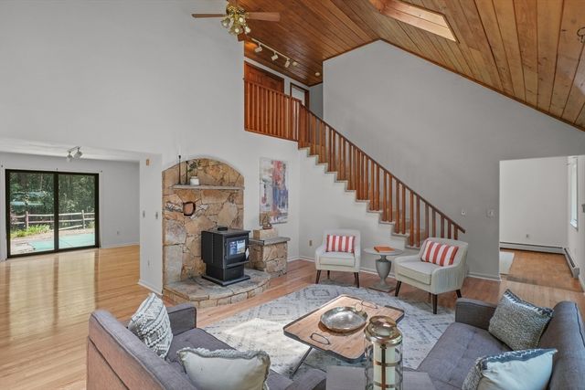 12 Baker Rd, Salisbury, MA 01952