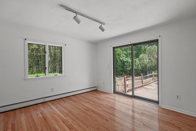 12 Baker Rd, Salisbury, MA 01952
