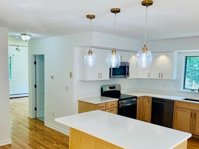 12 Baker Rd, Salisbury, MA 01952