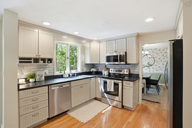 562 High St, North Attleboro, MA 02760