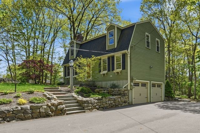 562 High St, North Attleboro, MA 02760