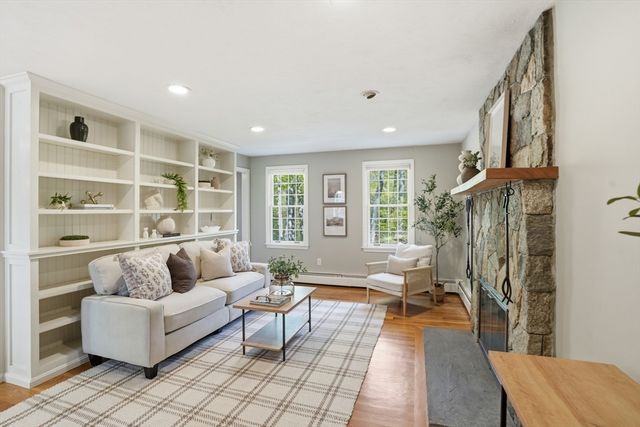 562 High St, North Attleboro, MA 02760
