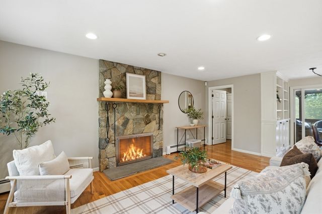 562 High St, North Attleboro, MA 02760