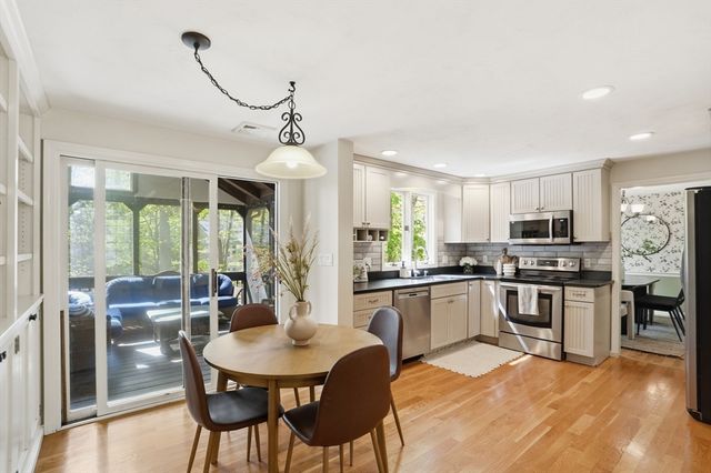 562 High St, North Attleboro, MA 02760