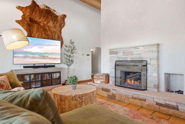 27 Homestead Lane, Placitas, NM 87043