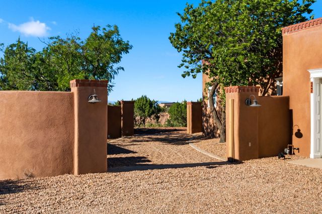 27 Homestead Lane, Placitas, NM 87043