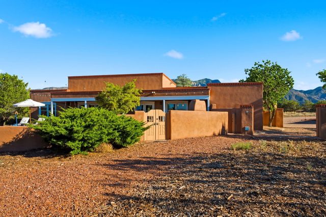 27 Homestead Lane, Placitas, NM 87043