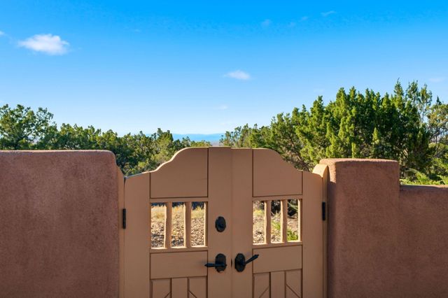 27 Homestead Lane, Placitas, NM 87043
